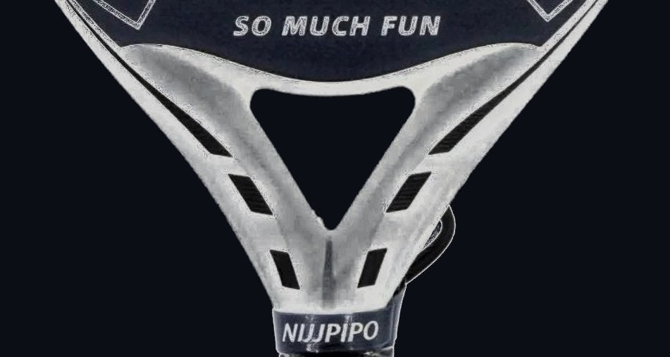 The open triangular throat of a teardrop padel racket, close up