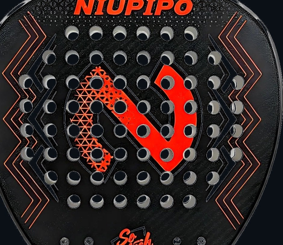 Close-up of the woven 3K carbon face on a Renzuka diamond padel racket